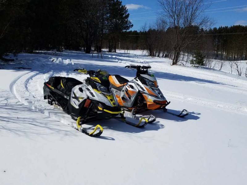 our_sleds.thumb.jpg.cb32357cfcbe9a3cb4a668358538c5cb.jpg