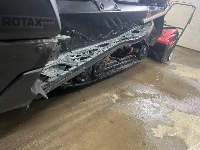 How bad is this? - General Snowmobile Forum - FreedomSledder.com
